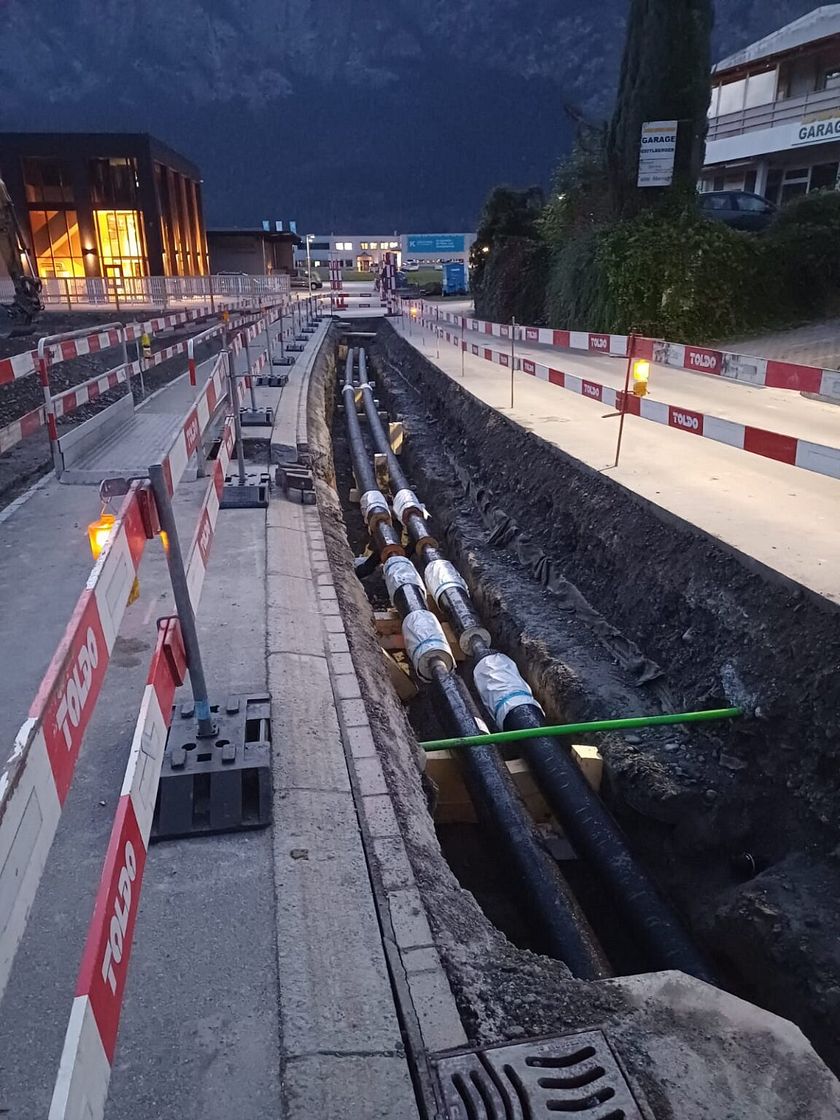 Verlegte Fernwärmeleitungen im Strassenbereich.