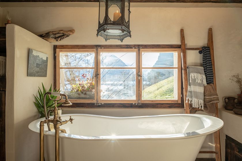 Einfamilienhaus in Bauen - Badewanne in nostalgischem Stil 