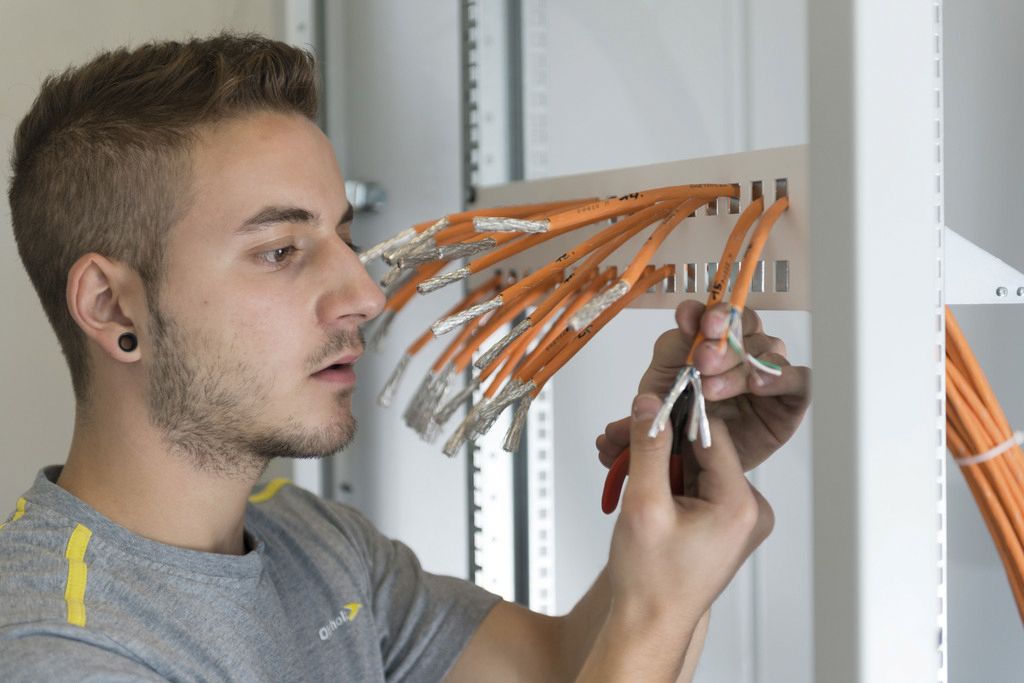 Elektriker an der Arbeit