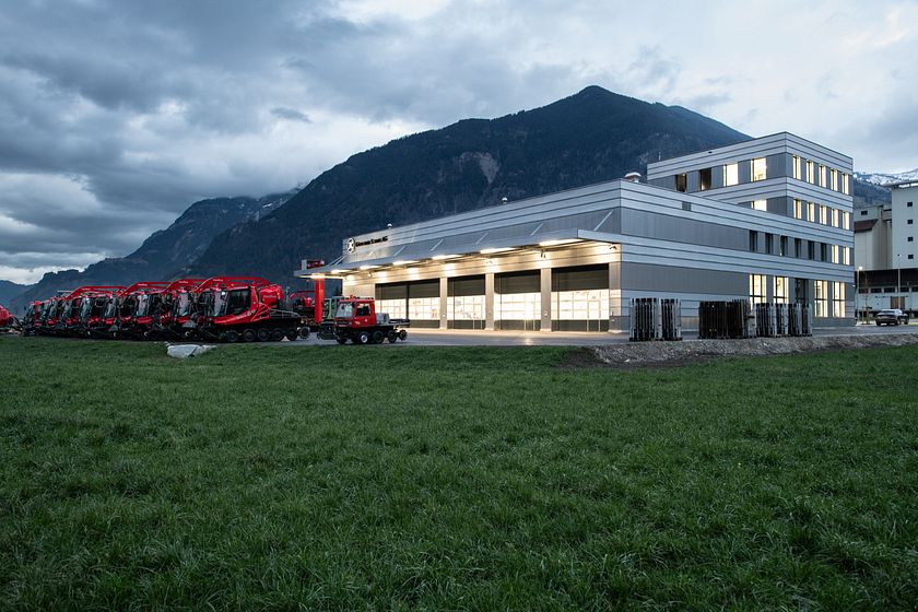 Firmengebäude im Grünen